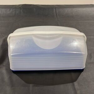 Tupperware rectangle cake taker